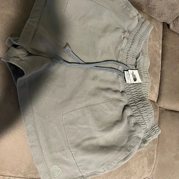 THE NORTH FACE green Women's green Casual Shorts - Picture 3 of 3